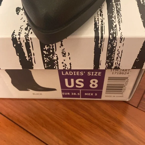 DV dolce vita Women’s Karyn Western Boot , black - Picture 6 of 7